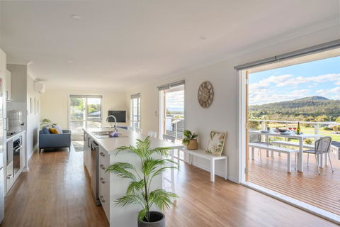 Ambience, A Stunning Holiday Retreat! - Tourism Brisbane 1