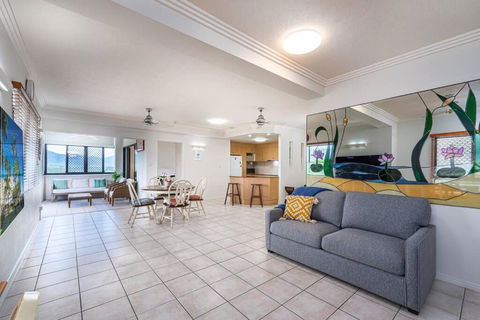An Adorable Apartment On Abbott - Stunning Views - Tourism Brisbane 0