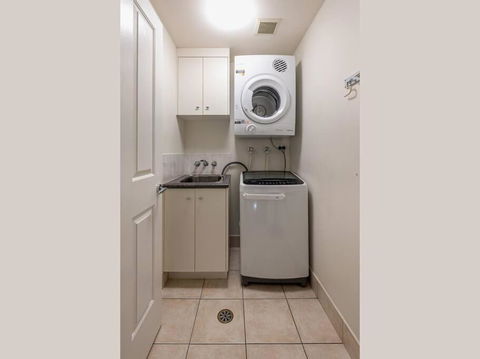 An Adorable Apartment On Abbott - Stunning Views - Tourism Brisbane 4