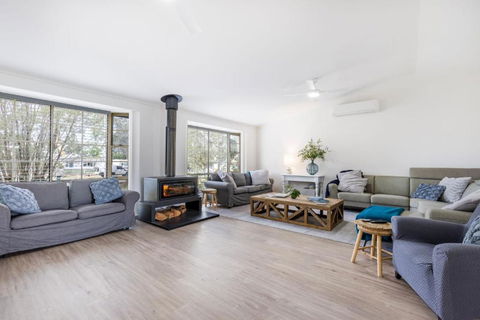 Anglesey - Pet Friendly With Pool & Tennis Court - 4 Mins Walk To Beach - Tourism Brisbane 2