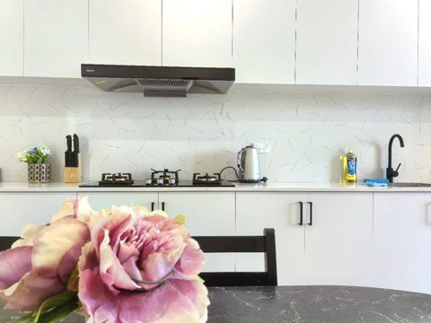 Aircon And Private Bathroom Walk To Train Station With Free Wifi Kitchen And Laundry - Brisbane Tourism 4