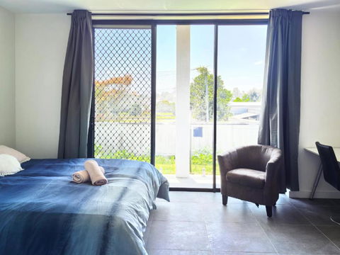 Aircon And Private Bathroom Walk To Train Station With Free Wifi Kitchen And Laundry - Brisbane Tourism 1