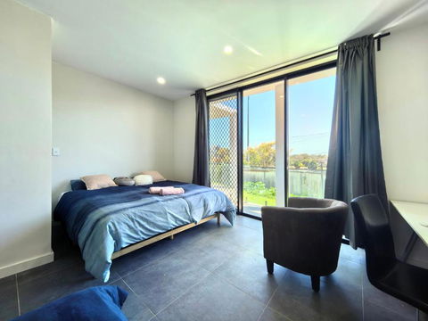 Aircon And Private Bathroom Walk To Train Station With Free Wifi Kitchen And Laundry - Brisbane Tourism 0