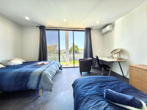 Aircon And Private Bathroom Walk To Train Station With Free Wifi Kitchen And Laundry - Brisbane Tourism 3