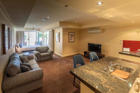 Apartment 1, 9 River Lane, Mannum - Brisbane Tourism 4