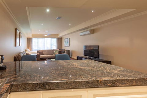 Apartment 2, 9 River Lane Mannum - Brisbane Tourism 2