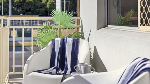 Apartment Awesome Location, Near Cafes, Restaurants, Short Stroll To The Beach - Tourism Brisbane 3