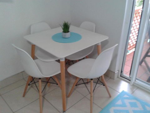 Apartment In Dolphin Heads - Brisbane Tourism 1