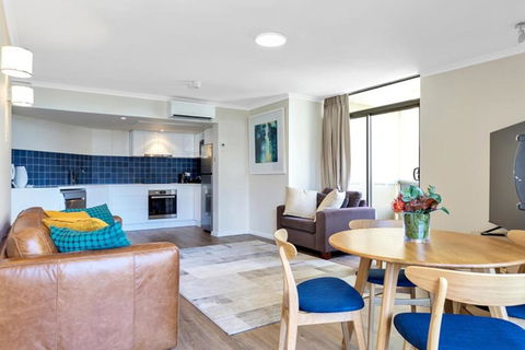 Apartment On Top Of The Park - Brisbane Tourism 1