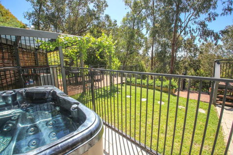 Apex Villa - Tourism Brisbane 0