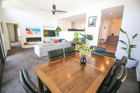 Apex Villa - Tourism Brisbane 4