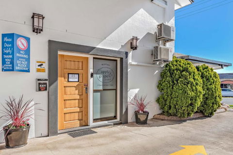 Apple & Grape Motel - Brisbane Tourism 0