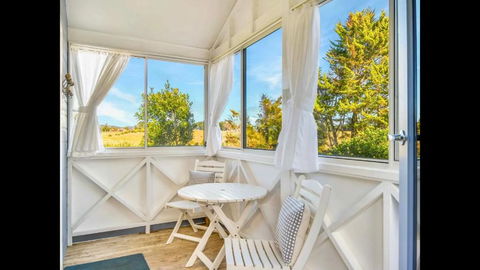 Apple Tree Cottage - Comboyne Mountain Cottages - Brisbane Tourism 2