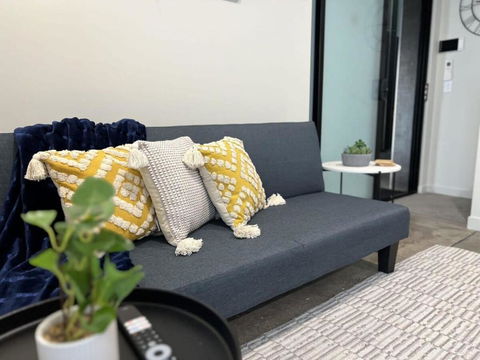 Apt With Aircon & Loft Bedroom Great Location - Brisbane Tourism 2