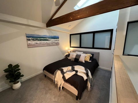 Apt With Aircon & Loft Bedroom Great Location - Brisbane Tourism 0