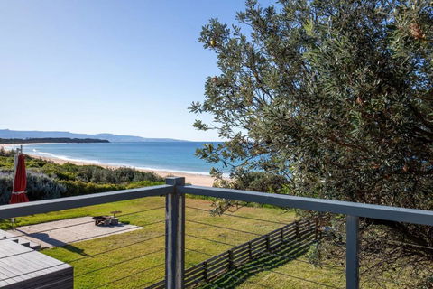 Aqua Beachfront - Pet Friendly - 2 Mins Walk To Beach - Brisbane Tourism 0