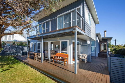 Aqua Beachfront - Pet Friendly - 2 Mins Walk To Beach - Brisbane Tourism 2