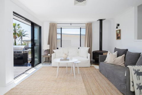 Aqua Vistas - Coastal Gem With Serene Spa Experience - Tourism Brisbane 1