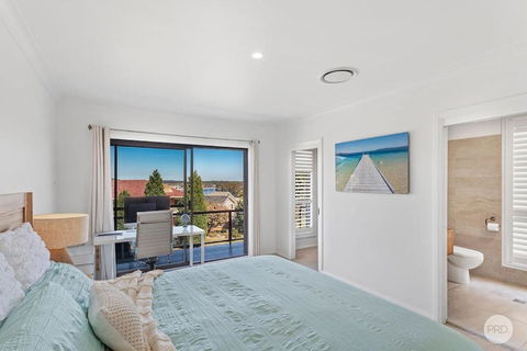 Aquablue Holiday Home - Hot Spa & Pool - 2m Walk To Beaches - Tourism Brisbane 2