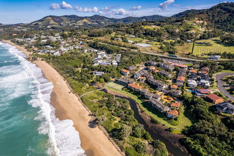 Aqualuna Beach Resort - Brisbane Tourism 0