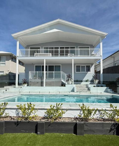 Aquila Beach Retreat - Tourism Brisbane 0