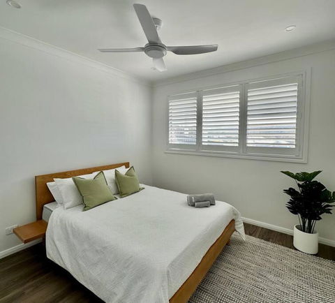 Aquila Beach Retreat - Tourism Brisbane 3