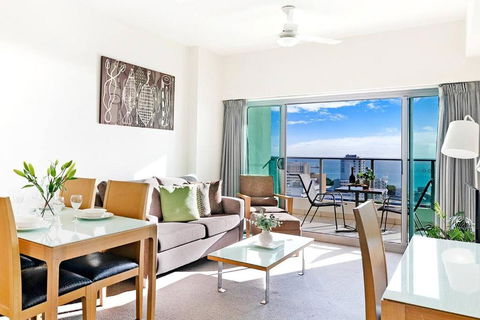 Arafura Suites - Dual-Studio Resort-style Getaway - Brisbane Tourism 0