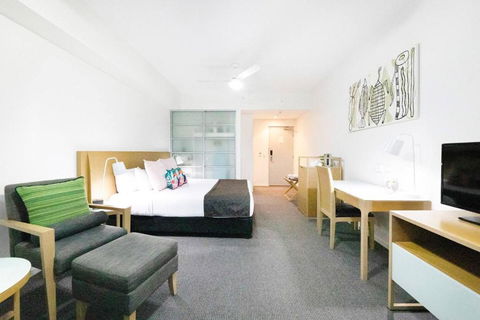 Arafura Suites - Dual-Studio Resort-style Getaway - Brisbane Tourism 4