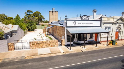 Arapiles Crash Pad - Tourism Brisbane 1