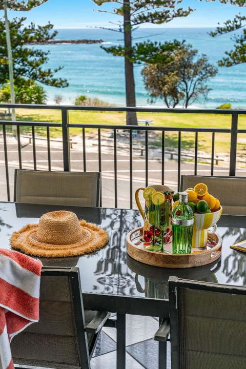 Arcoola 1 - Overlooking Main Beach - Brisbane Tourism 2