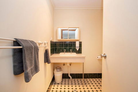 Ardrossan Hotel Motel - Brisbane Tourism 4