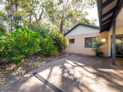Aroha - Brisbane Tourism 2
