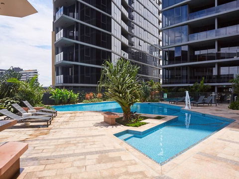 Artistic South Brisbane 2 Bedroom Apartment With Parking - Tourism Brisbane 3