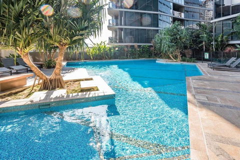 Artistic South Brisbane 2 Bedroom Apartment With Parking - Tourism Brisbane 2