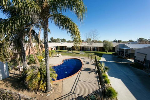 Ashleigh Court Motor Inn - Brisbane Tourism 0