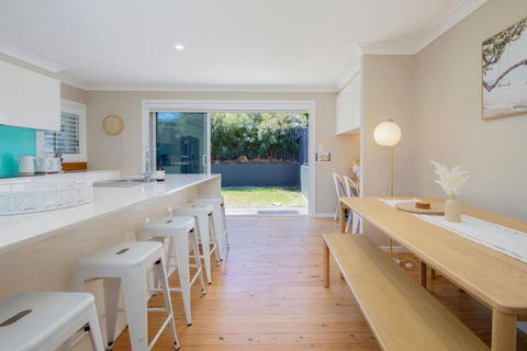 Aurora Grove - A Familly Retreat At Caves Beach - Tourism Brisbane 4