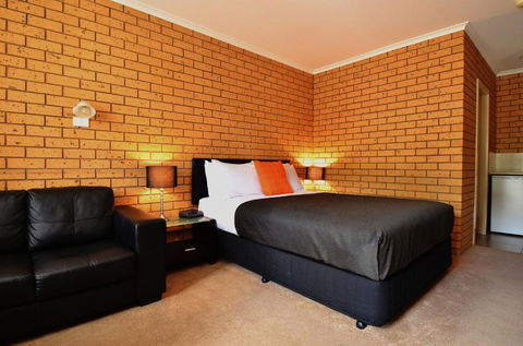 Avondel Motor Inn - Tourism Brisbane 3