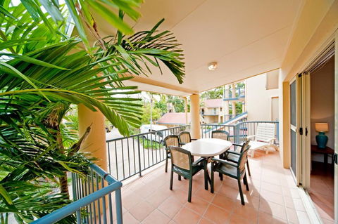 At Beach Court Holiday Villas - Tourism Brisbane 1