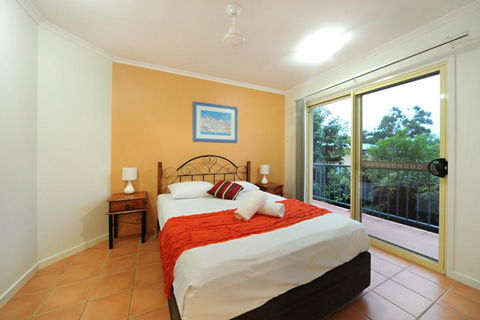 At Beach Court Holiday Villas - Tourism Brisbane 2