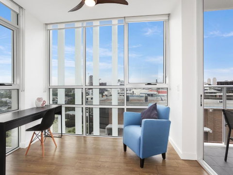As The Sun Sets - Modern And Spacious 2BR Zetland Apartment Facing The Setting Sun - Brisbane Tourism 3