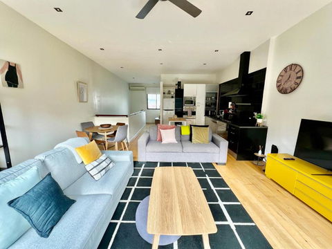 Ascot Vale - Lovely 2 Bedroom Townhouse Close To Everything! - Brisbane Tourism 0
