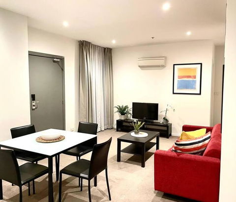 Astral Apartments - Perfectly Located 2 Bedroom Apartment In St Kilda - Tourism Brisbane 1