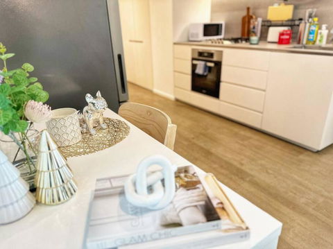 AUS 3415 - 2BR Luxurious Suite FREE PARKING Near Yarra River And Crown - Tourism Brisbane 4