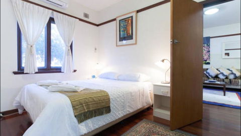 B4 Crawley Apartment 1 BRM & Sleepout Near UWA - Brisbane 4u 1