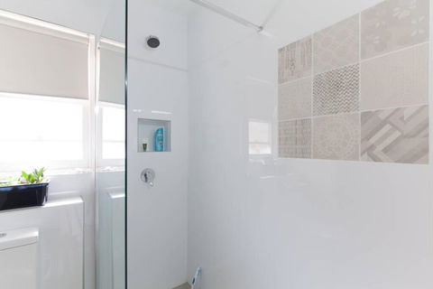 B5 Crawley Apartment 1 BRM & Sleepout Near UWA - Tourism Brisbane 3