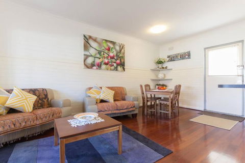 B7 Crawley Apartment 1 BRM & Sleepout Near UWA - Tourism Brisbane 4