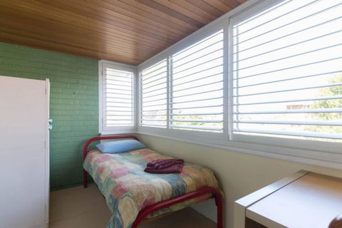 B9 Crawley Apartment 1 BRM & Sleepout Near UWA - Tourism Brisbane 1