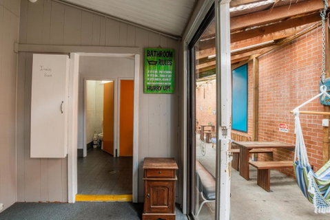 Backpackers Newcastle - Tourism Brisbane 1