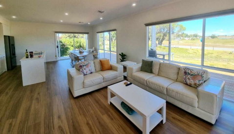 Banksia Lakeview Retreat - Tourism Brisbane 2