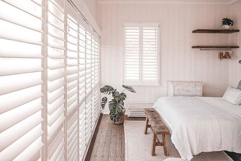 BAY PROPERTIES . Beach House Yamba - Brisbane 4u 1